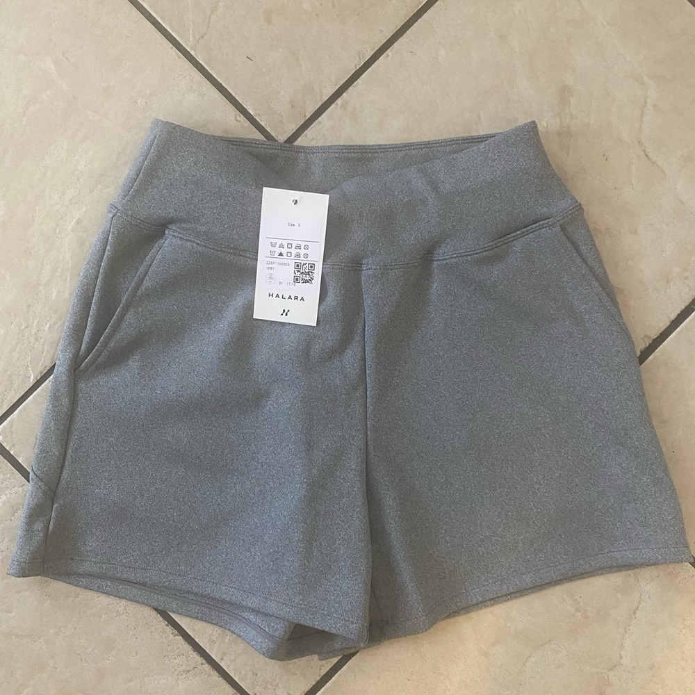 High Wasted Pocket Commute Shorts 4”